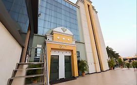 Club 7 Resort And Banquets